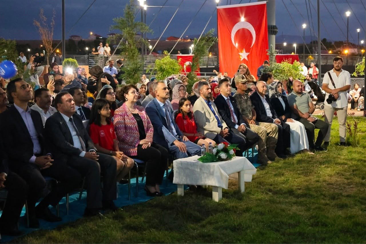 Ağrı'da Millet Bahçesi ve Camii Açılışı