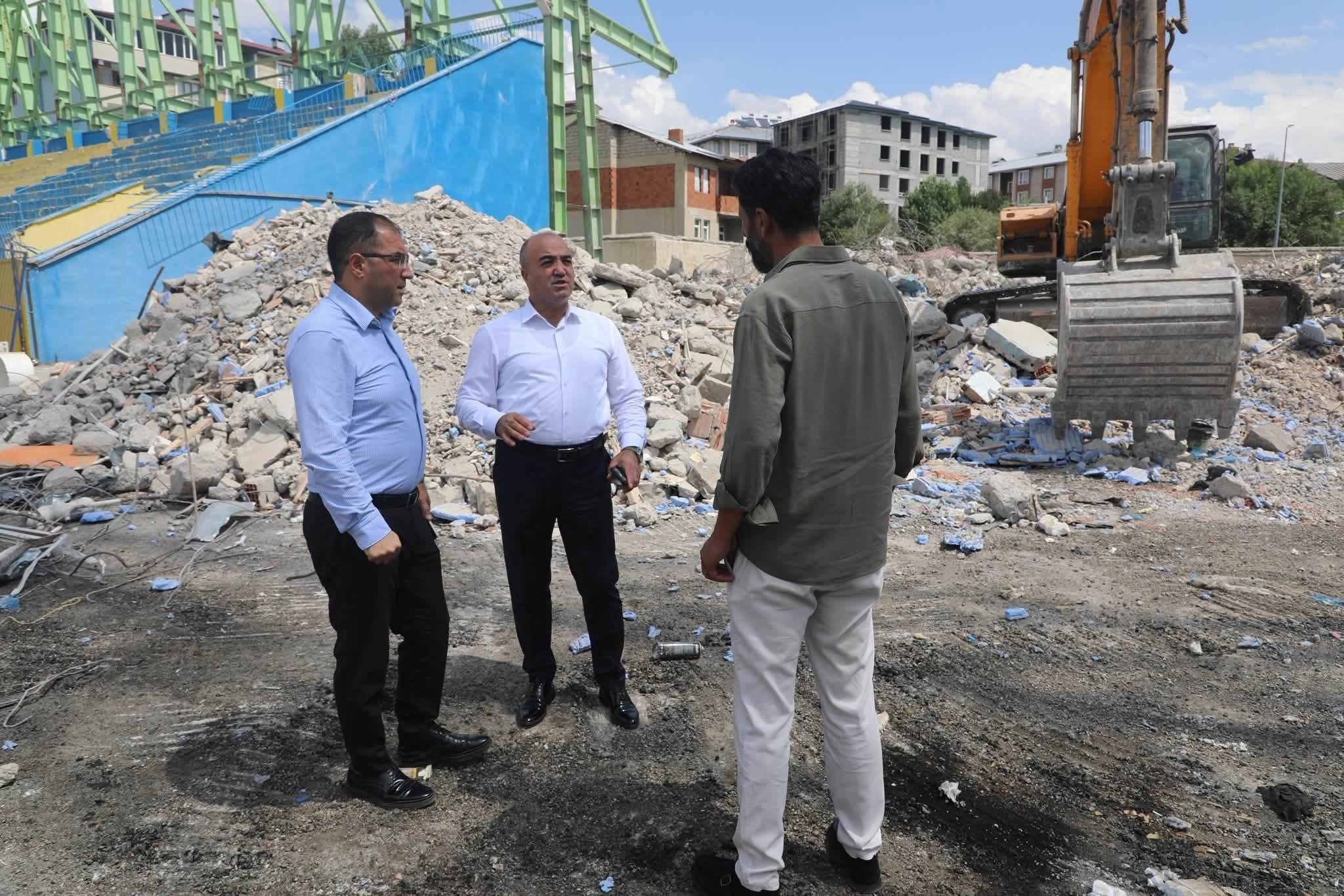 Ağrı Stadyumu Yenileniyor