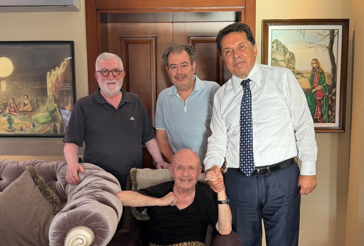 Ahmet Özer, İsmail Beşikçi\'yi ziyaret etti