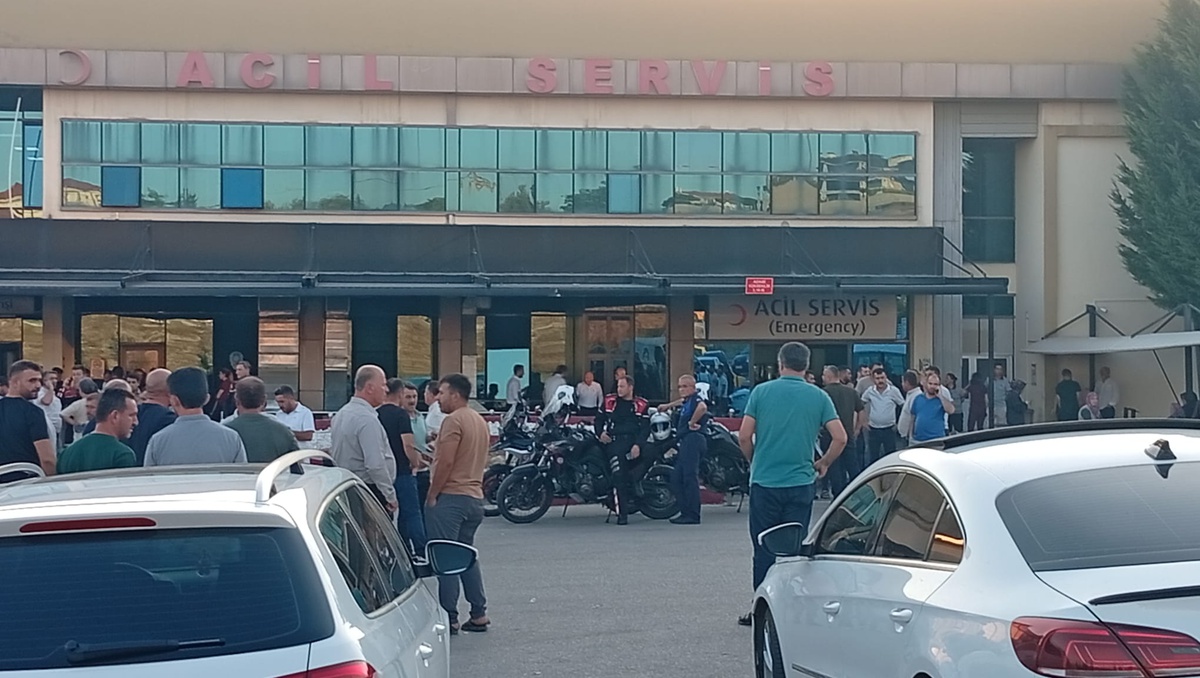 Nallıhan\'da Maden Göçüğü: 1 Ölü, 8 Yaralı