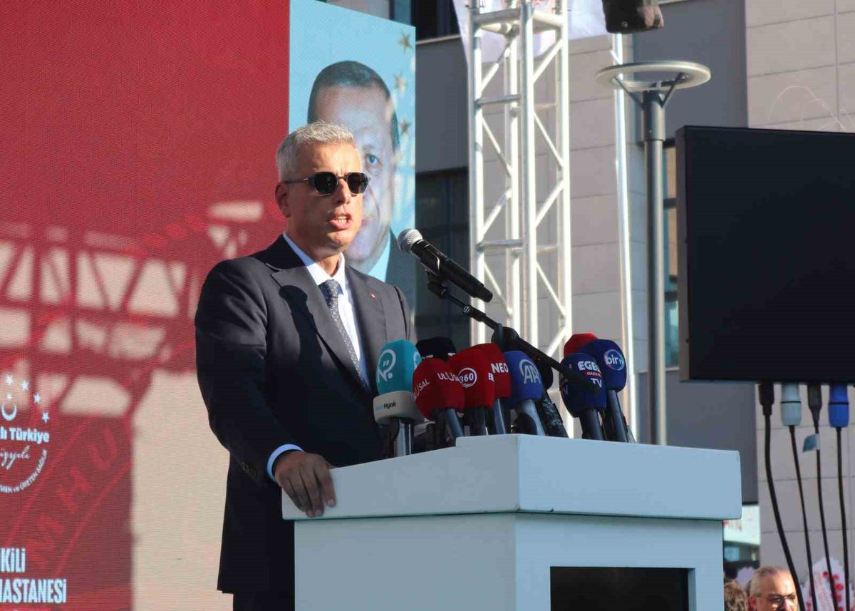 İzmir\'e 1800 Yataklı Tınaztepe Şehir Hastanesi Müjdesi