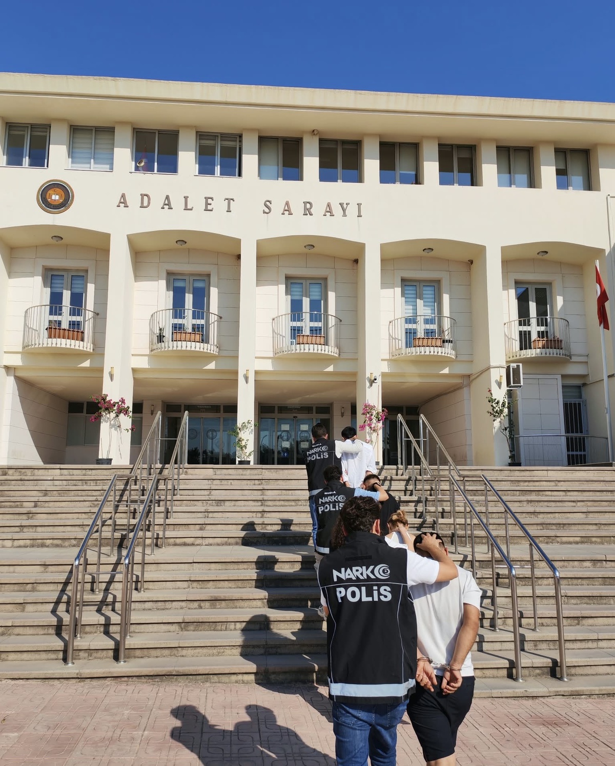 Bodrum\'da Uyuşturucu Operasyonu: 3 Tutuklama