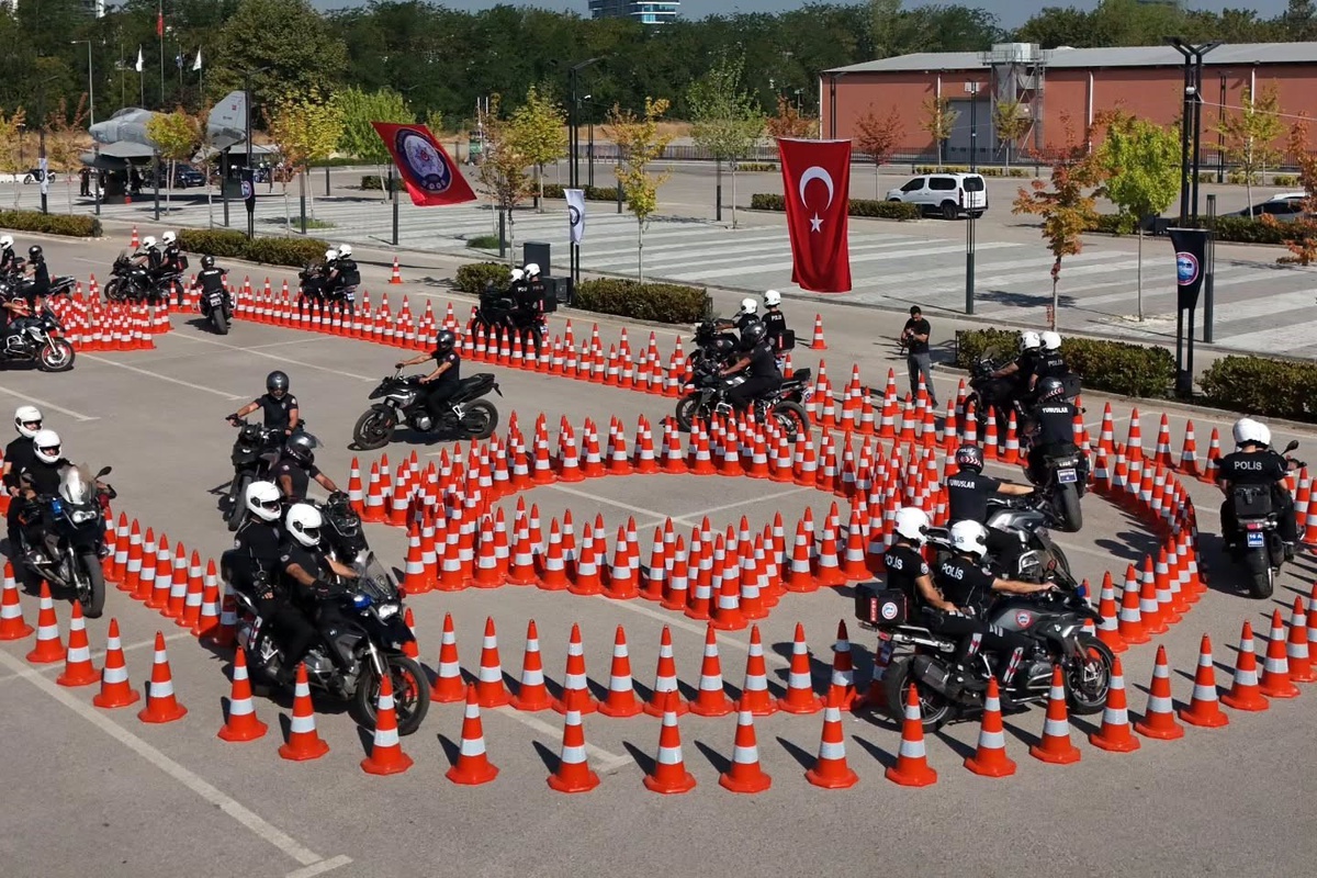 Yeni Motosikletli Polis Timi Eğitimi Tamamlandı