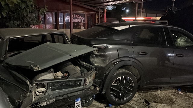 Bursa'da feci kaza: 2 ölü, 3 yaralı