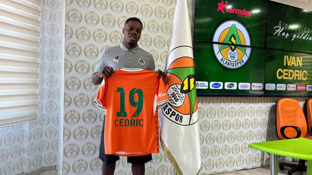 Alanyaspor Ivan Cedric ile Anlaştı