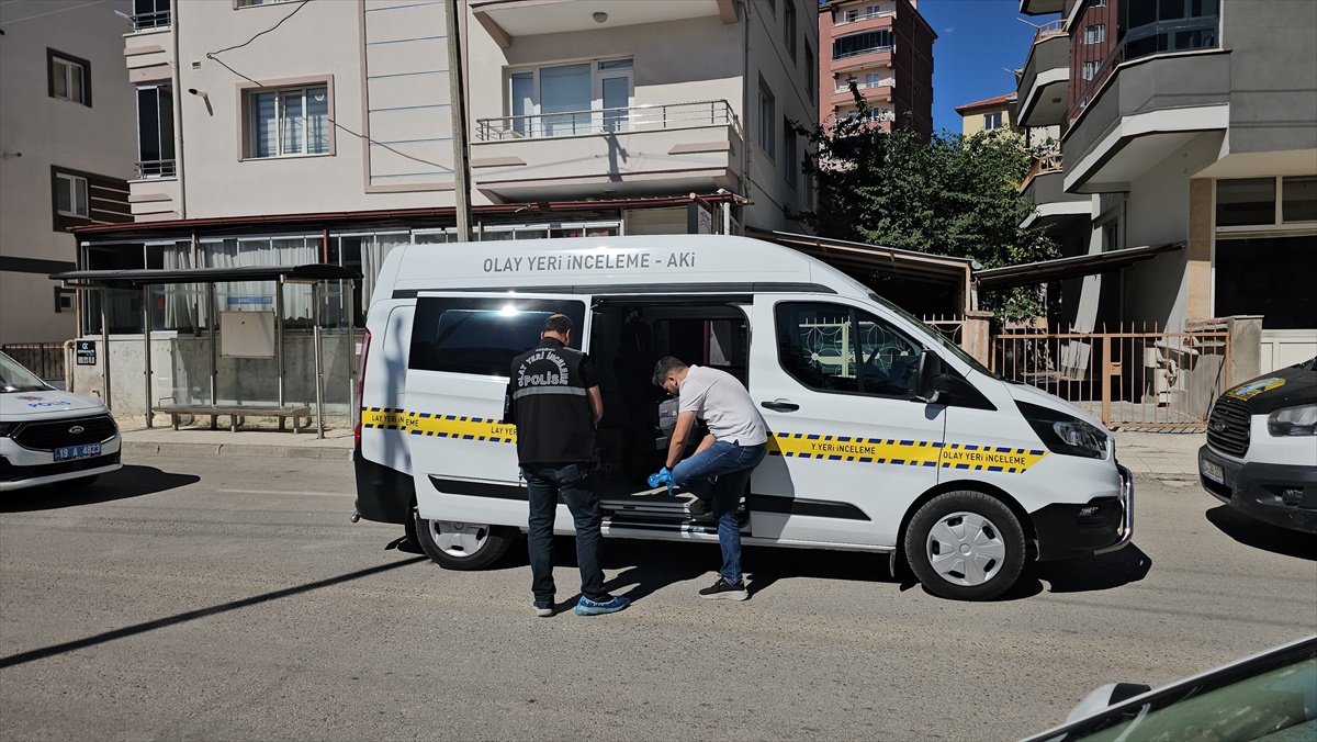 Çorum\'da Bıçaklı Kavga: 70 Yaşındaki Adam Hayatını Kaybetti