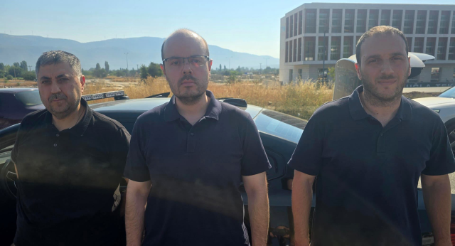 Eski bakan adına tahsisli! İşte kardeş Kuriş'in yakalandığı araçtan çıkan para