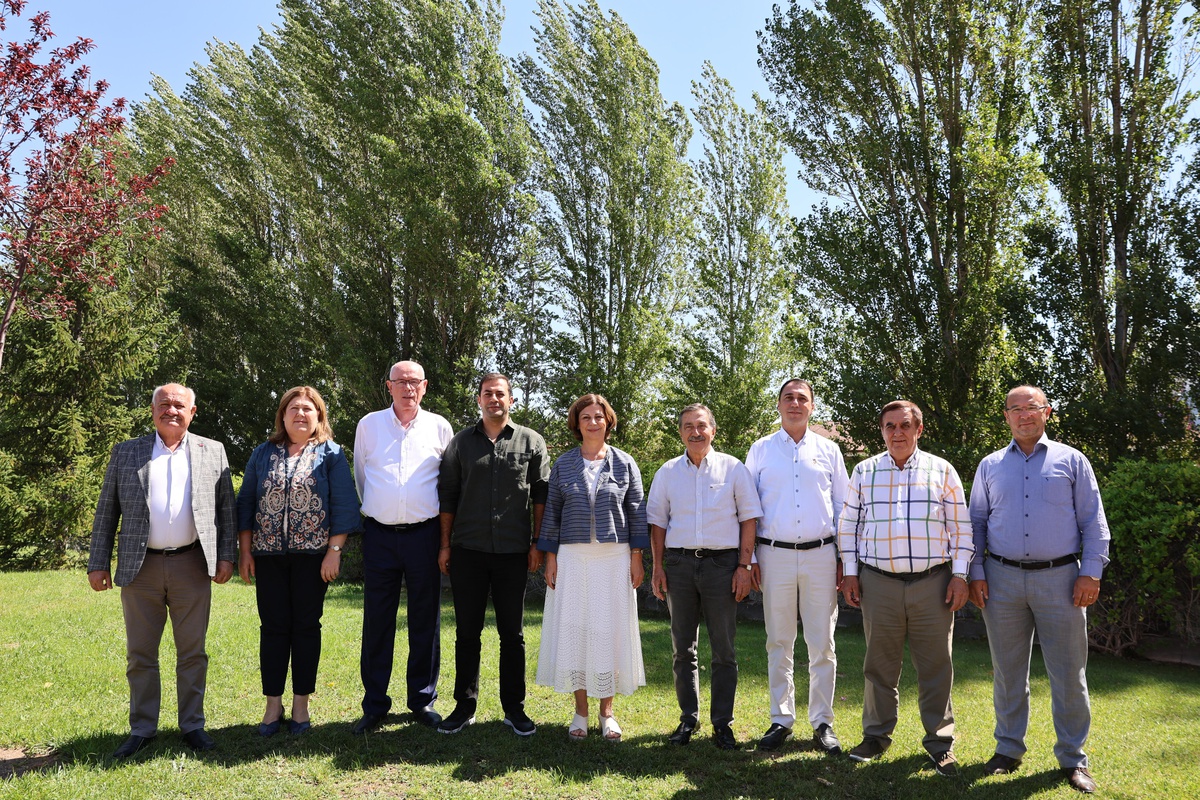 Eskişehir’de Çifteler, Seyitgazi ve Alpu Belediye Başkanları, CHP\'den istifa ederek YENİ Parti\'ye katıldı