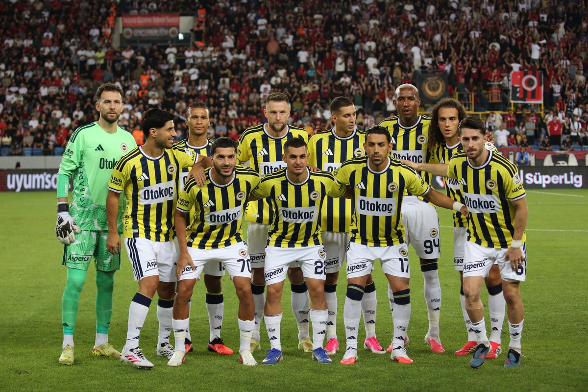 Fenerbahçe Konyaspor'u Ağırlıyor