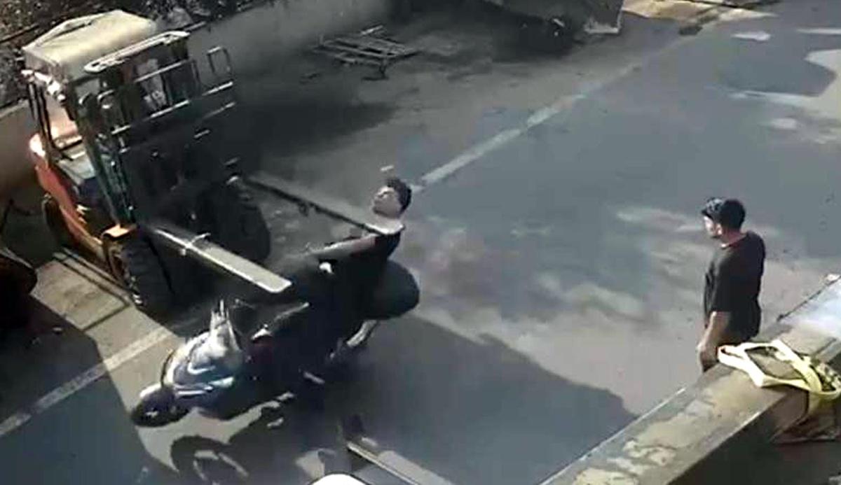 Tekirdağ\'da Forklift Kazası: 16 Yaşındaki Motosiklet Sürücüsü Yaralandı