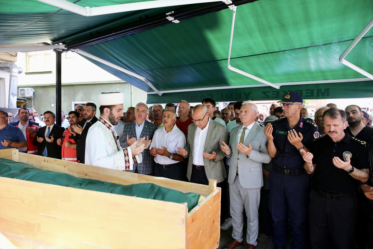 Giresun\'da Sele Kapılan Mehmet Akkaya Defnedildi
