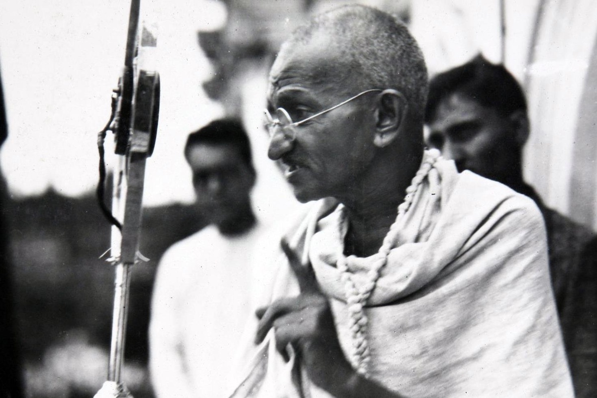 Gandhi\'nin el yazısı notları 1,7 milyon dolara satıldı
