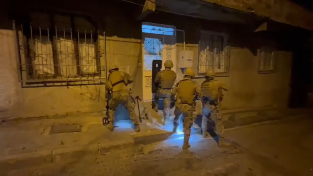 Turistleri hedef alan yankesicilik çetesi çökertildi: 20 gözaltı