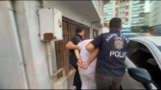 Turistleri hedef alan yankesicilik çetesi çökertildi: 20 gözaltı