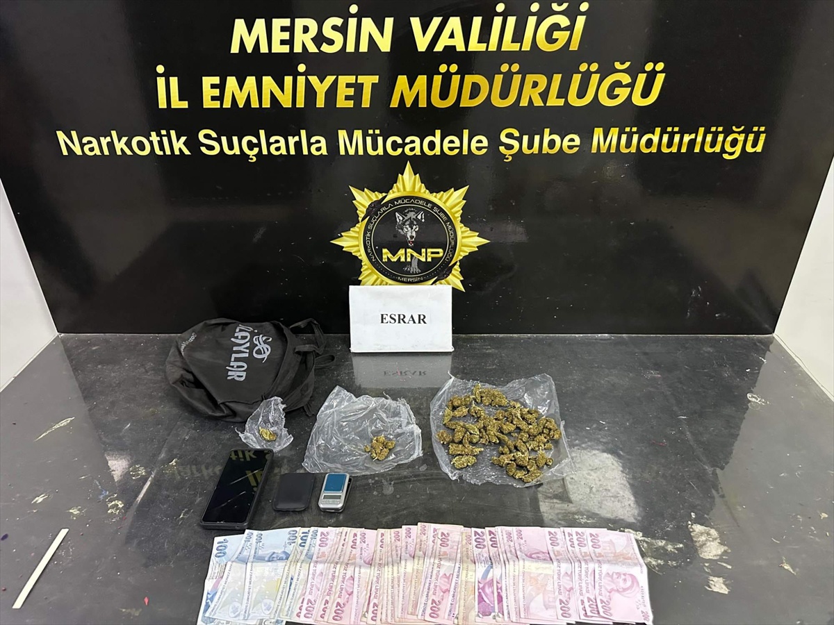 Mersin\'de Uyuşturucu Operasyonu: 3 Tutuklama