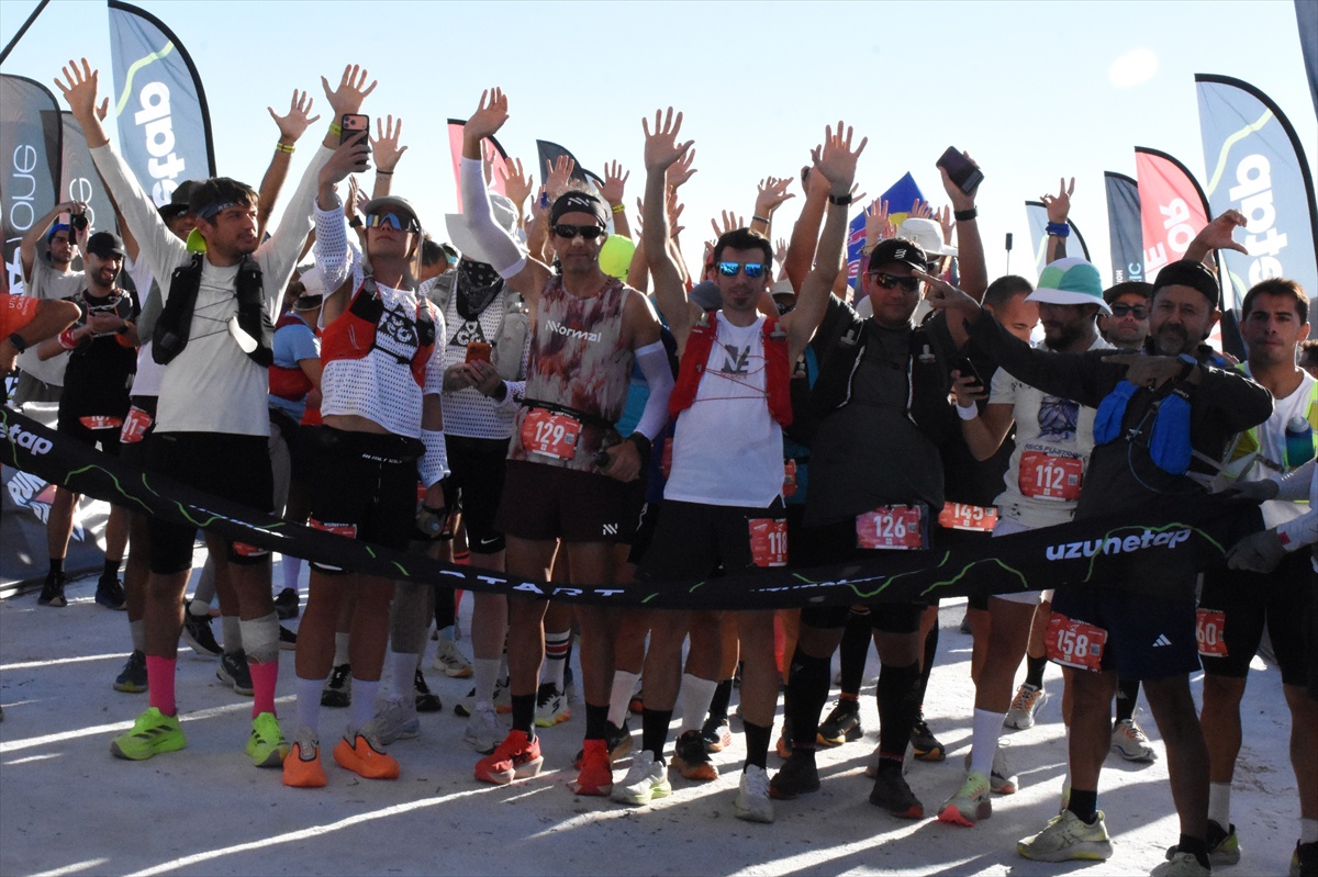 Tuz Gölü\'nde Ultra Trail Maratonu Başladı