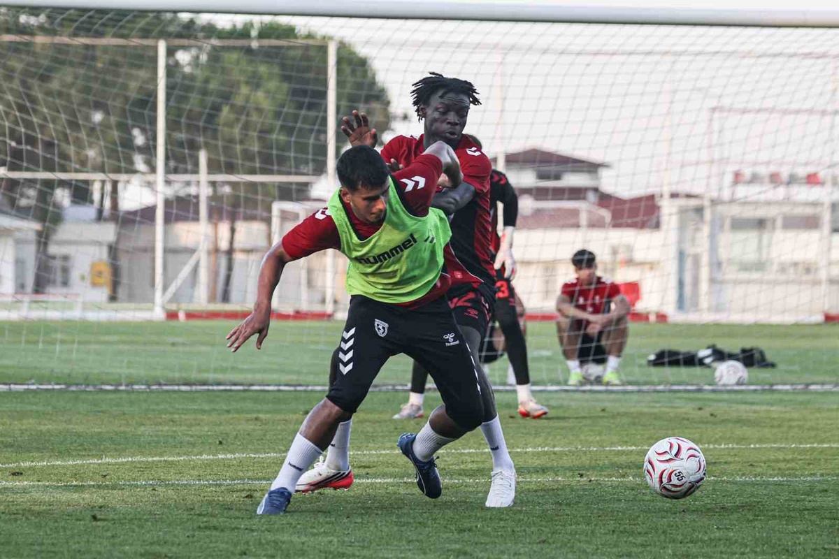 Samsunspor, Rizespor ile Zirveye Çıkmak İstiyor