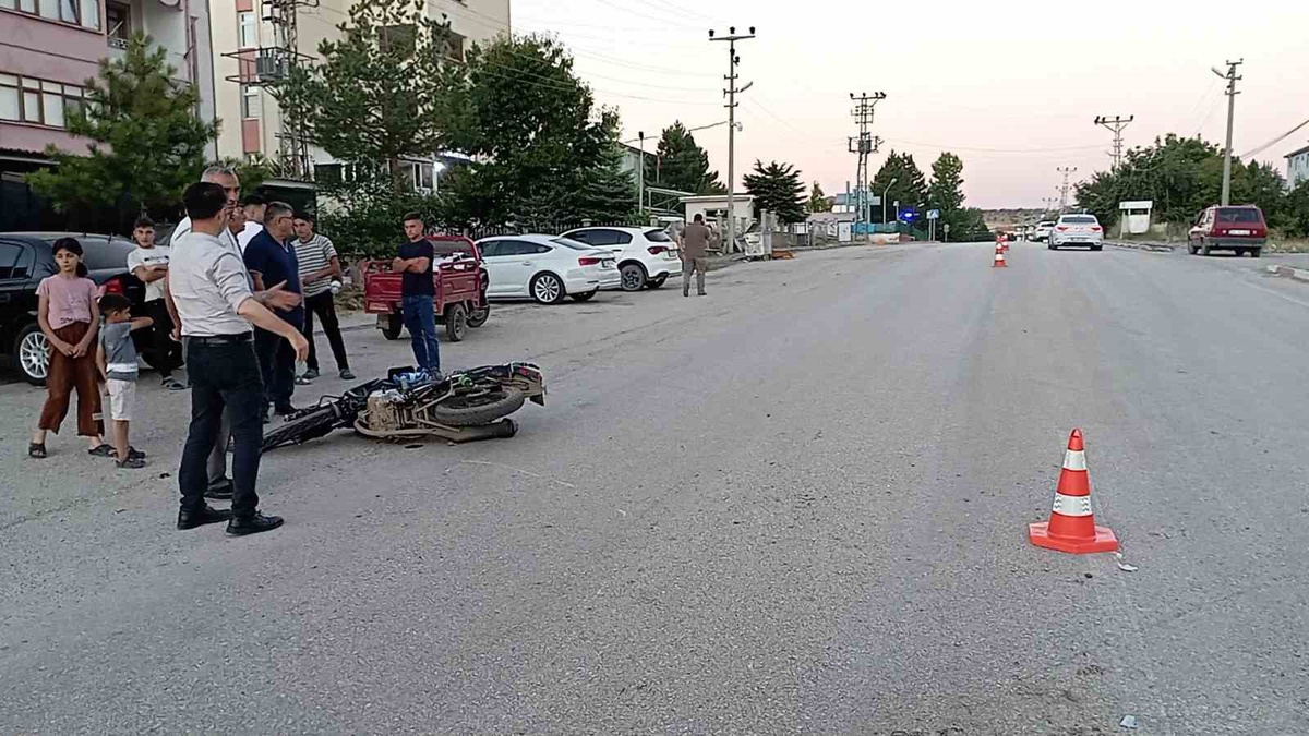 Tokat'ta Motosiklet ve Otomobil Çarpıştı
