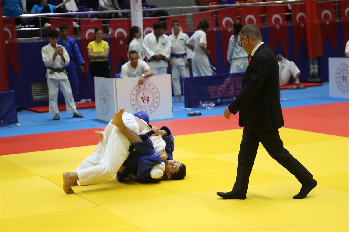 1. Uluslararası Ordu Oksijen Judo Turnuvası Başladı