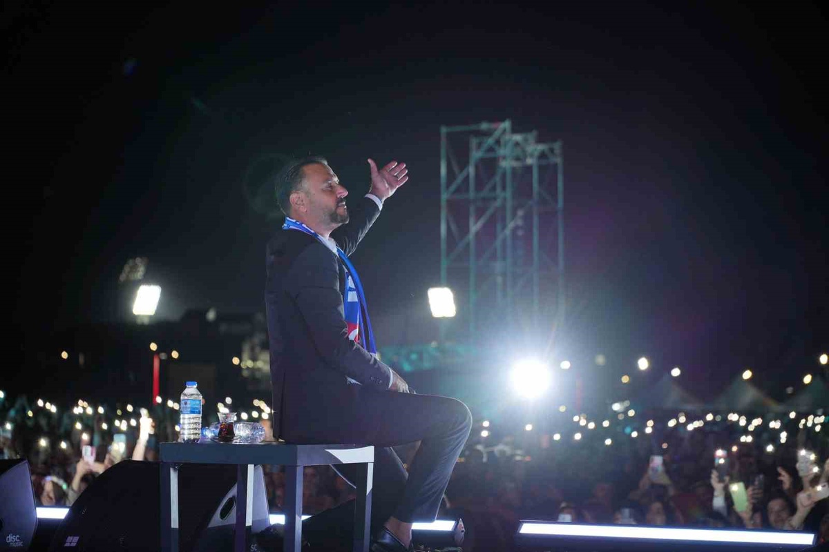 Alişan, Erzurum Kültür Yolu Festivali\'nde Sahne Aldı
