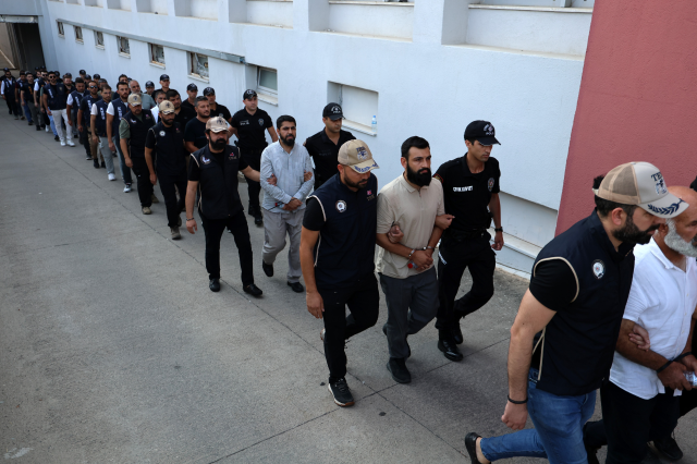 Alparslan Kuytul ve eşinin de aralarında olduğu 56 şüpheli adliyeye sevk edildi