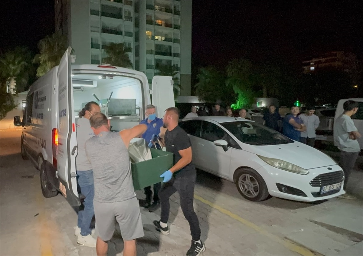 Antalya\'da 72 Yaşındaki Adam Evinde Ölü Bulundu