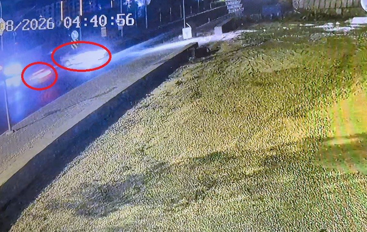 Antalya’da iki otomobil çarpıştı: 2 ölü, 3 yaralı
