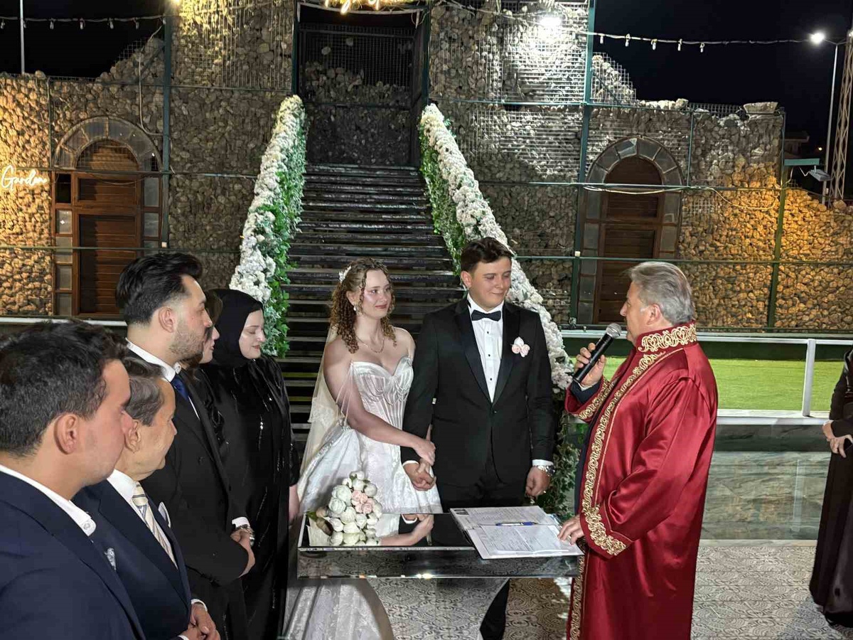 Başeğmez ailesinin mutlu günü