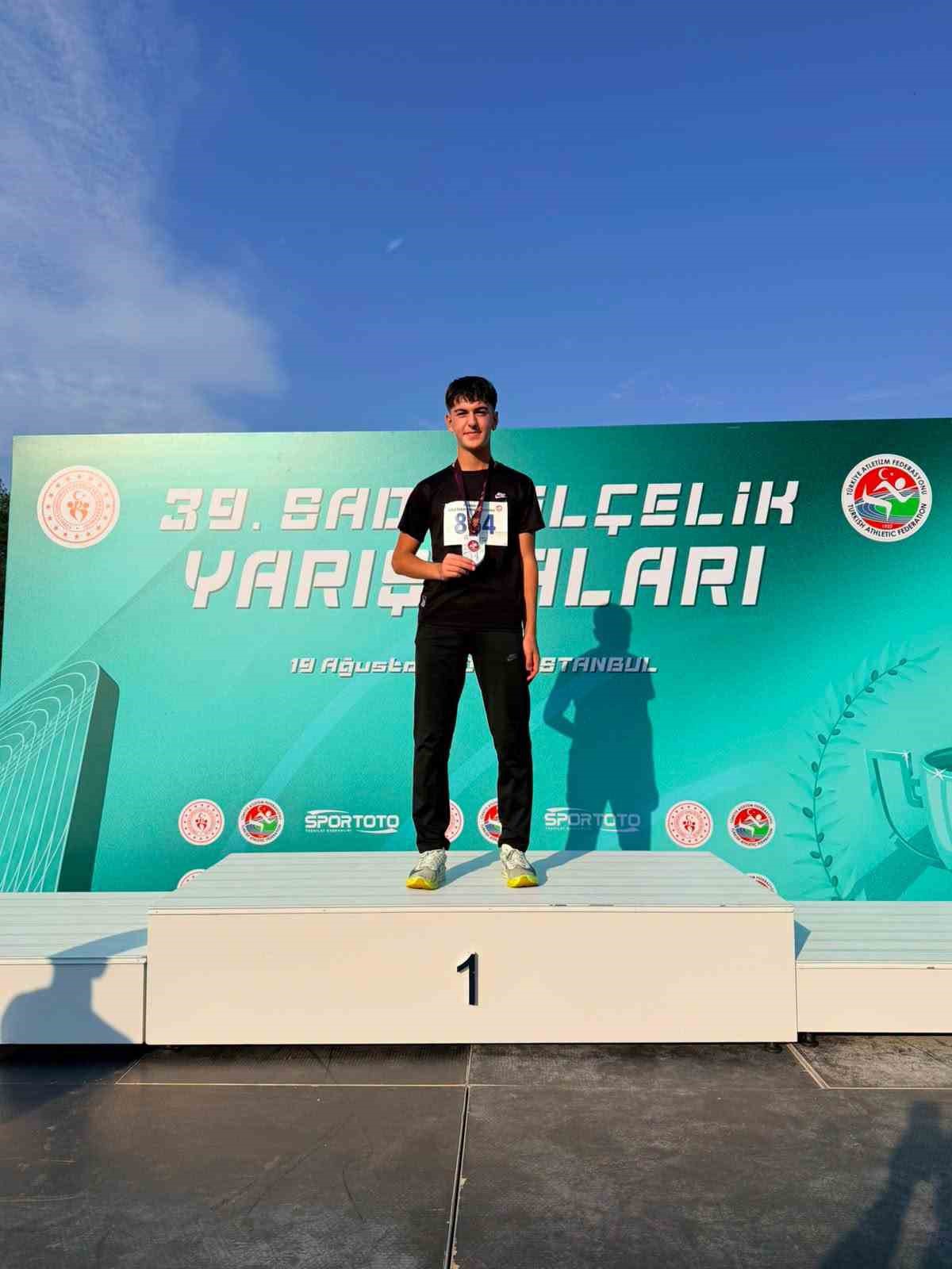 Berat İşler, Sadi Gülçelik Yarışmaları\'nda Başarı Elde Etti