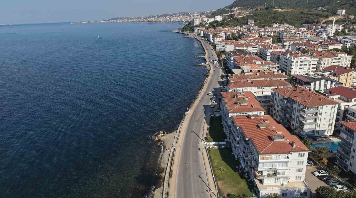Çınarcık’ta denize girmek yasaklandı: Deniz kirlendi, ceza yağdı