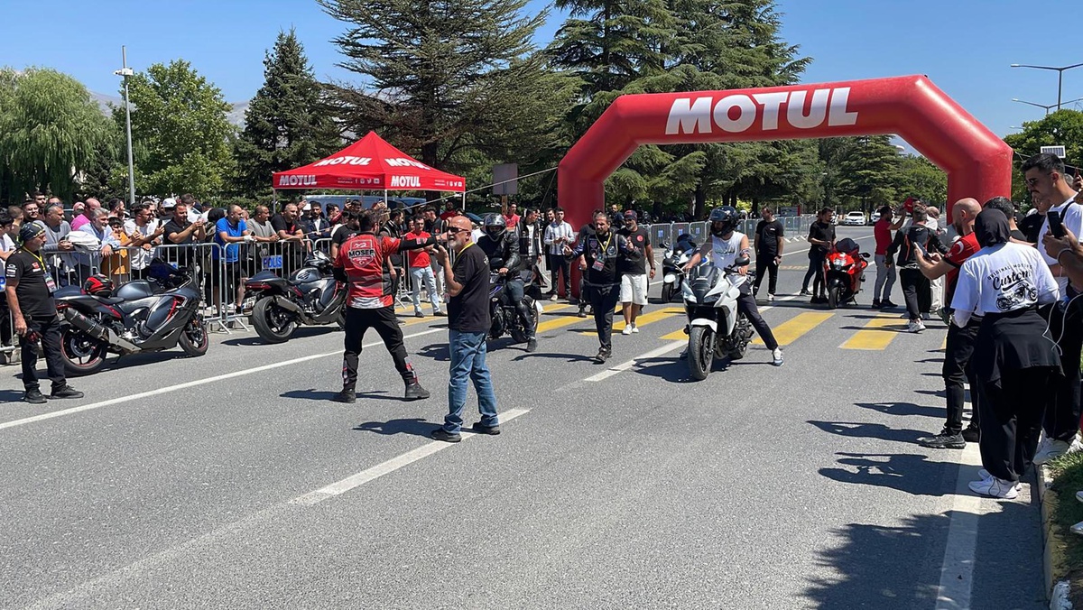 Ergan Motofest\'te Drag Yarışları Heyecanı