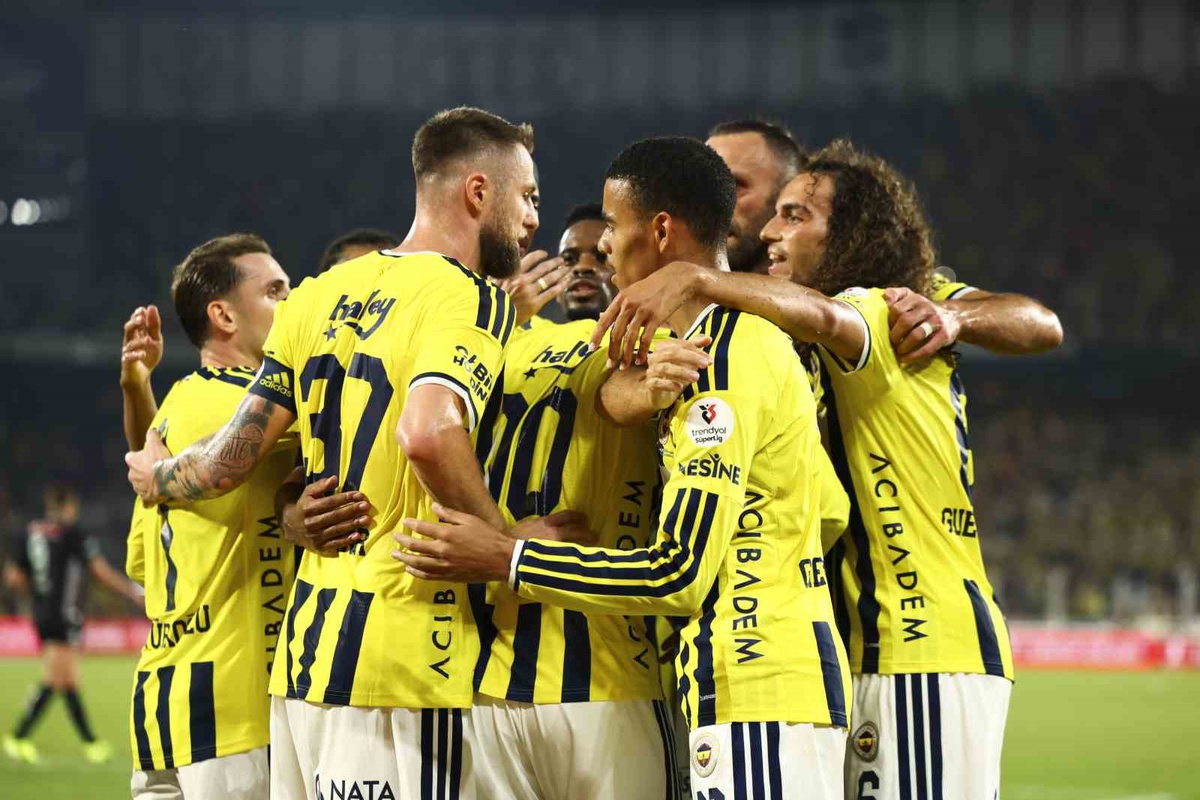 Fenerbahçe İlk Galibiyetini Aldı