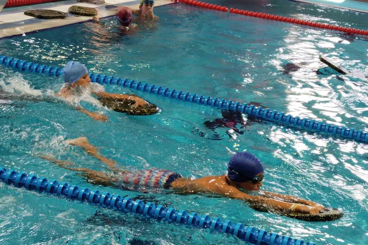 Germencik'te Yaz Spor Okulları'nda Yüzme Eğitimi