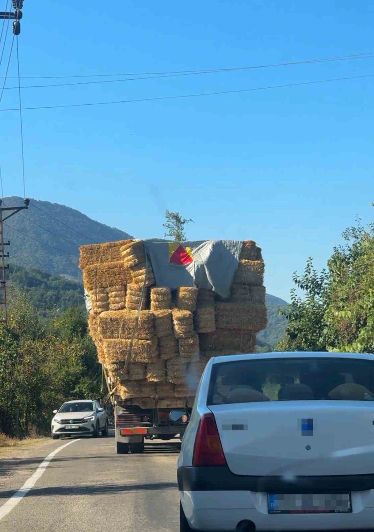 Yolda Düşen Balyalar Kaosa Neden Oldu
