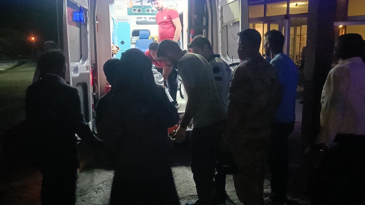 Patozda Kolu Sıkışan Genç Ağır Yaralandı