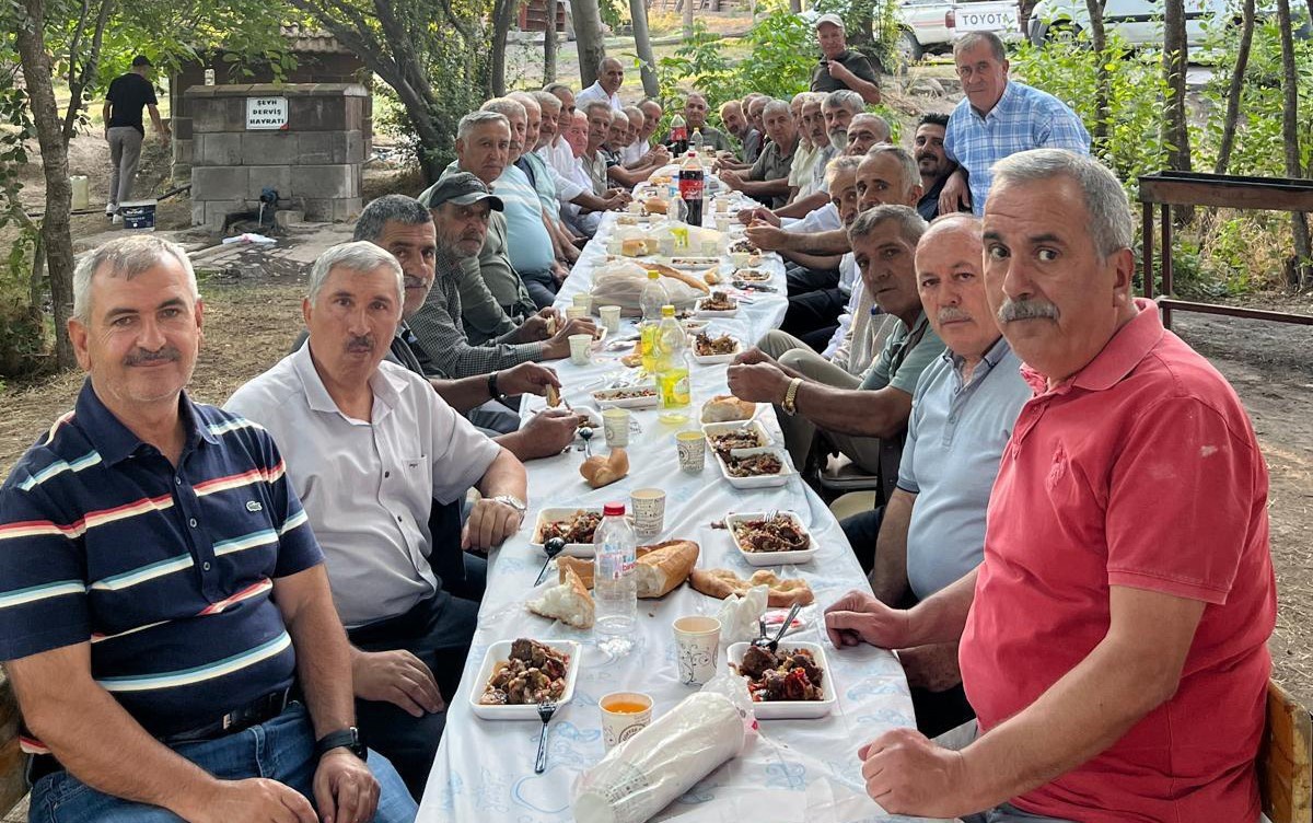 43 Yıl Sonra Buluşma: Selçuklu Lisesi Mezunları Yeniden Bir Arada
