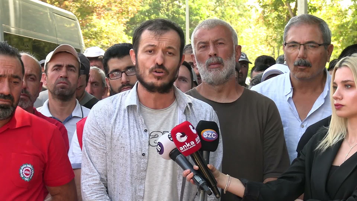 İşçiler Maden Kazasını Protesto Ediyor