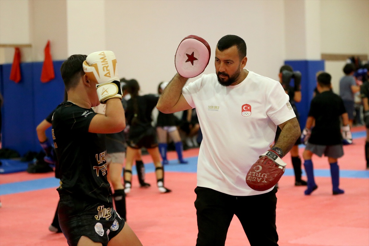 Antalya\'da Muaythai Şampiyonları Yetişiyor