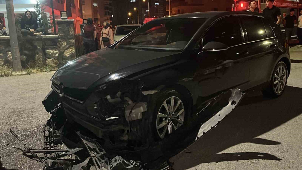 Niğde\'de Zincirleme Trafik Kazası