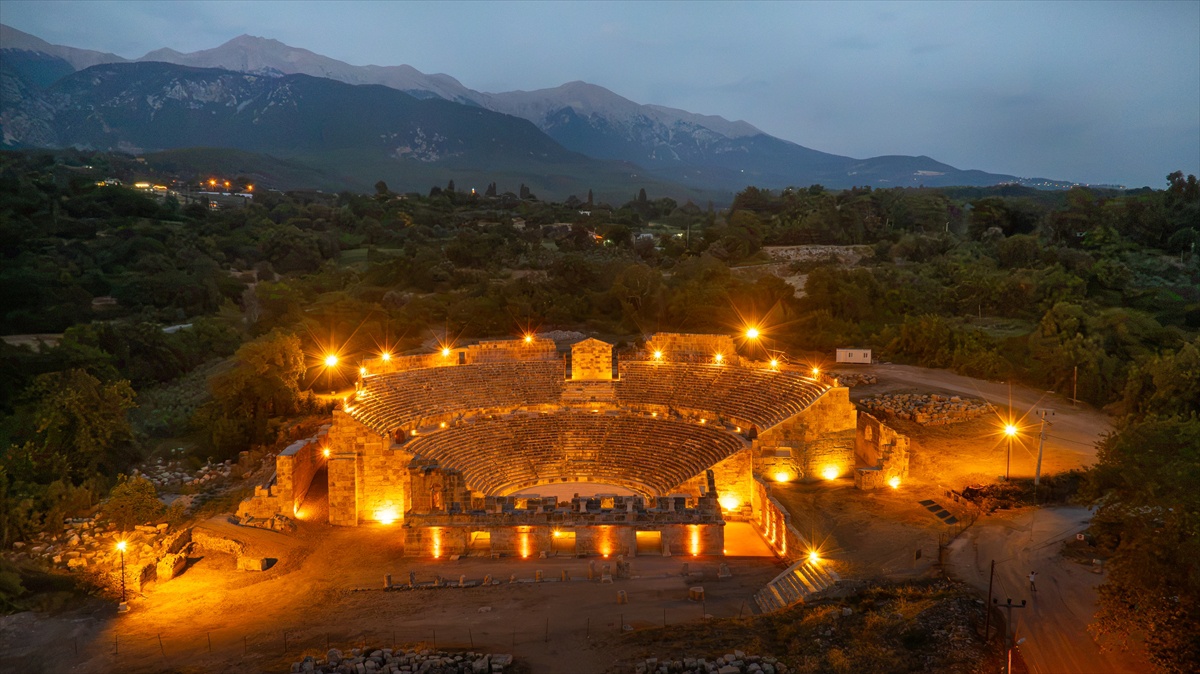Tlos Antik Tiyatrosu GES ile Aydınlatıldı