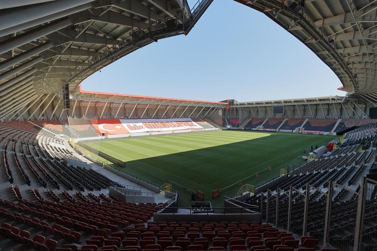 Süper Lig\'in yeni stadı ilk maça hazır