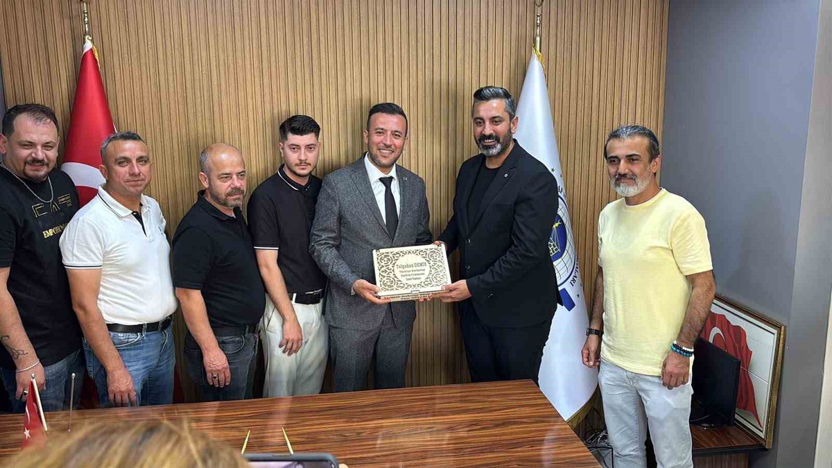 Berberler ve Kuaförler Sorunlarını Tartıştı