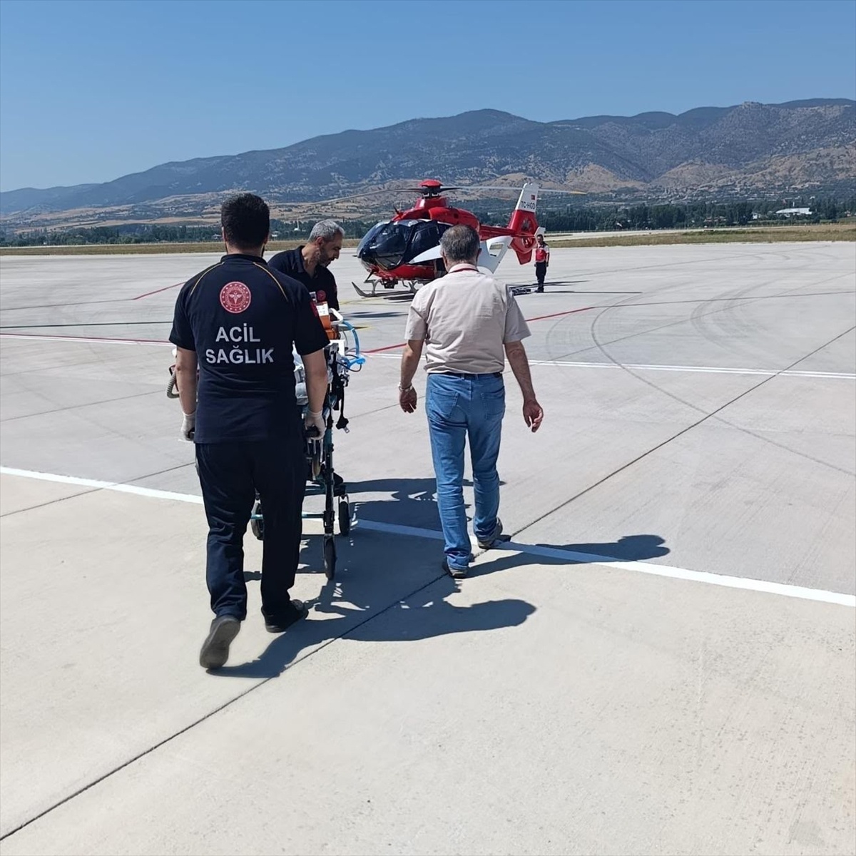 Ambulans Helikopterle İstanbul\'a Sevk Edilen Bebek