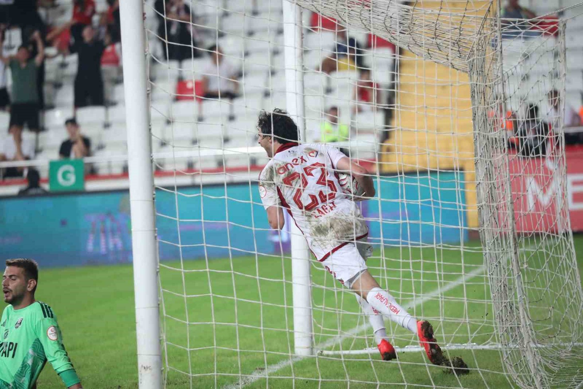 Antalyaspor, Pendikspor'a 3-2 Yenildi