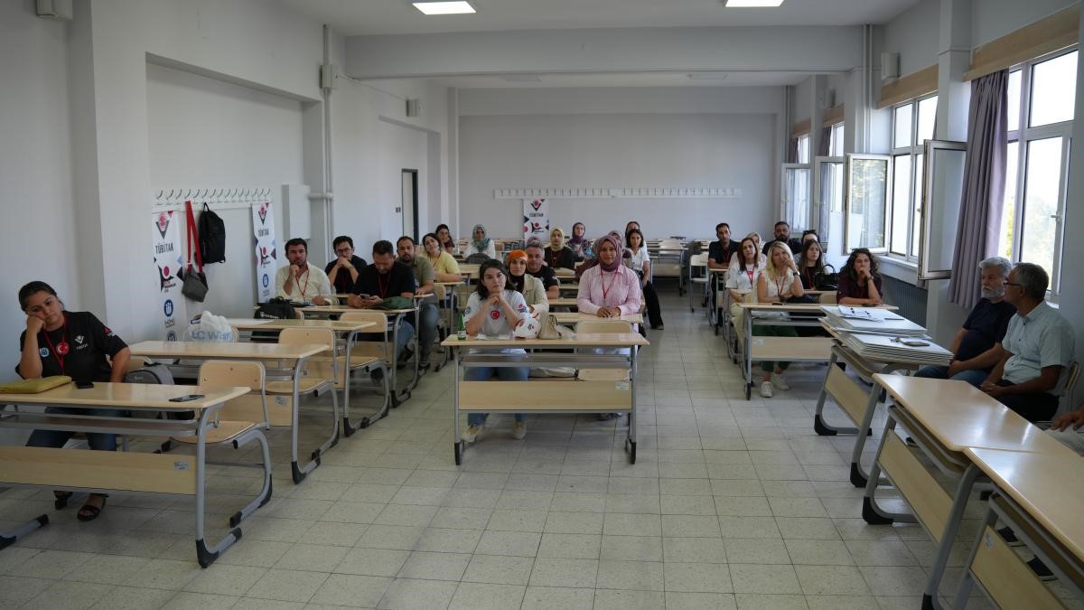 Yapay Zeka Okuryazarı Öğretmen Akademisi Tamamlandı