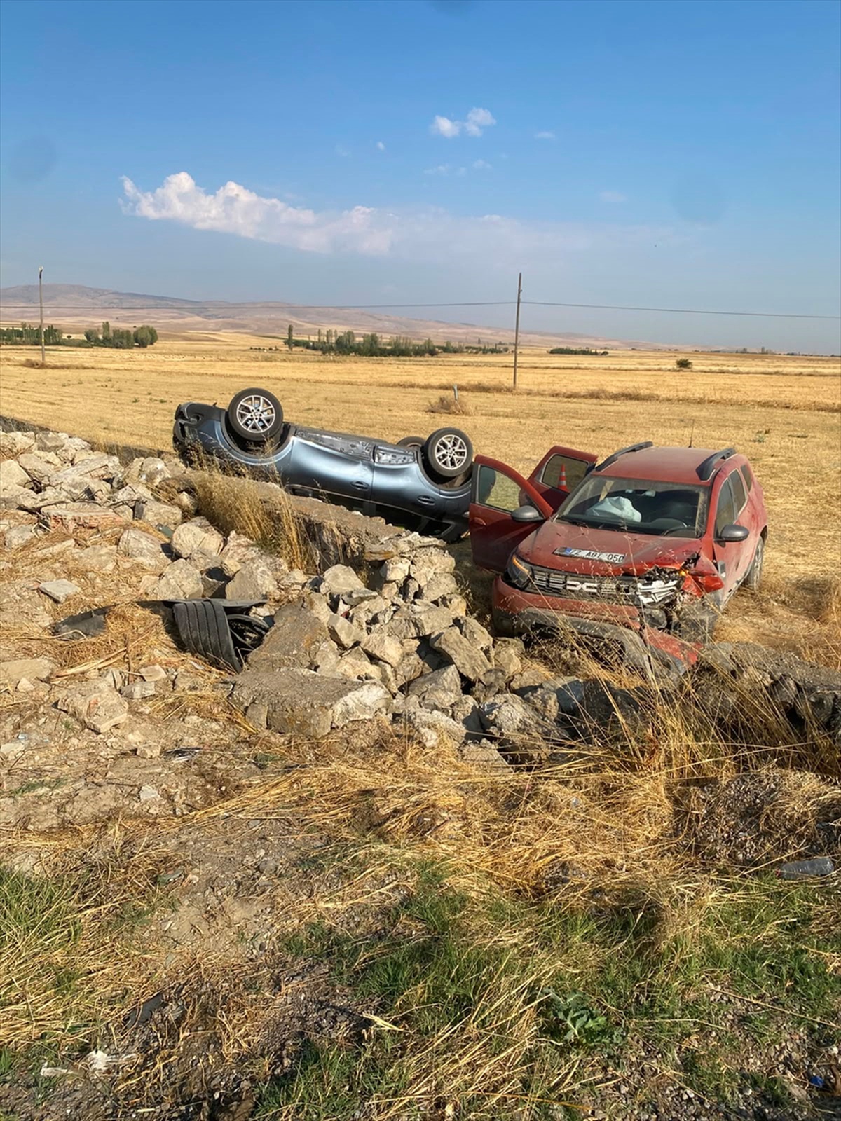 Çay\'da Trafik Kazası: 1 Ölü, 5 Yaralı