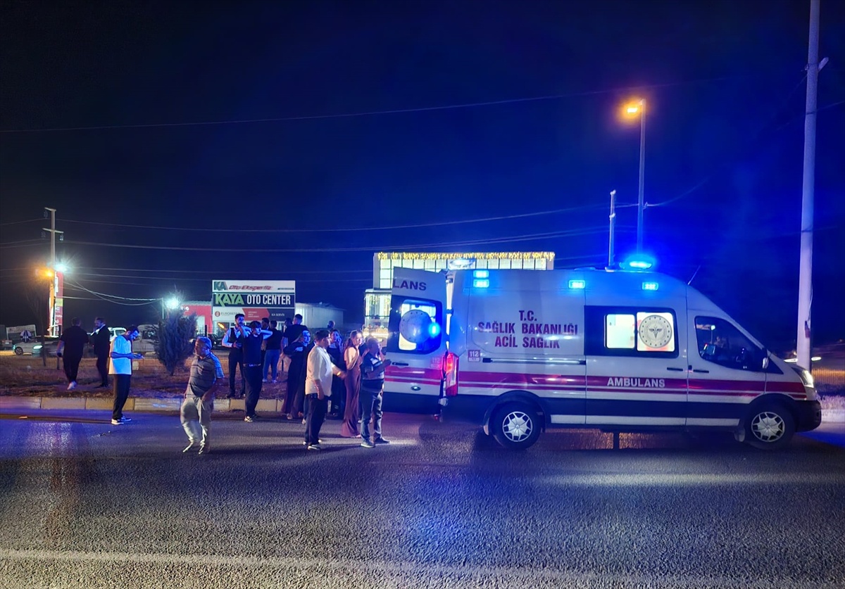 Sandıklı\'da Trafik Kazası: 72 Yaşındaki Adam Hayatını Kaybetti