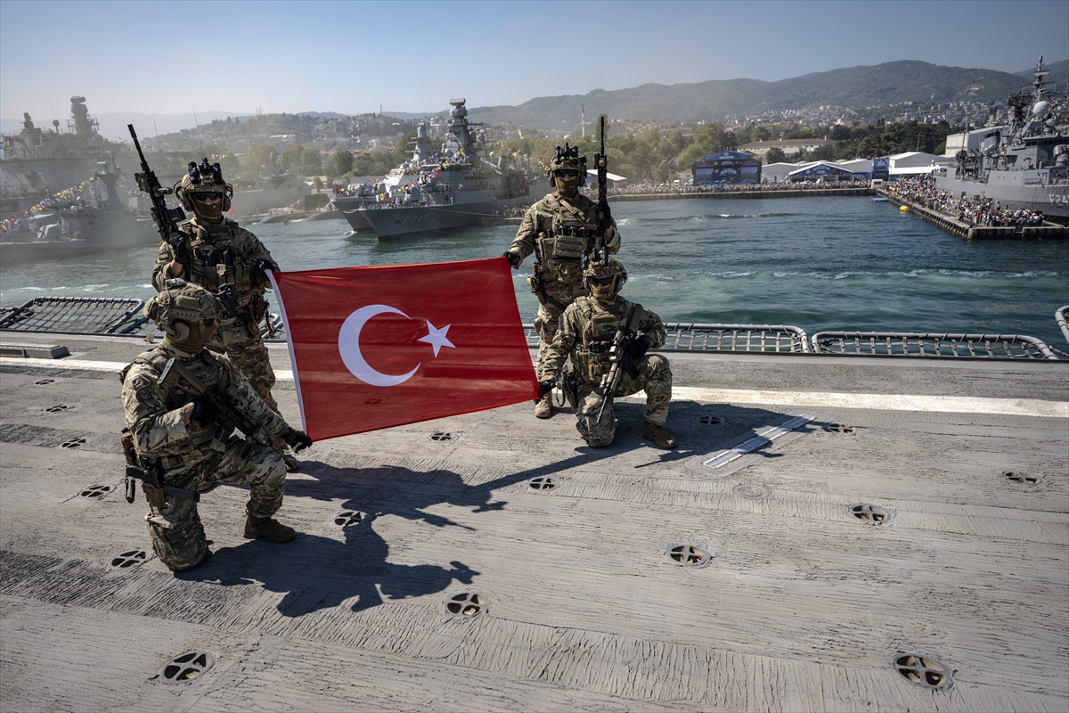 TCG Alemdar: Dünyada Eşsiz Askeri Kurtarma Platformu