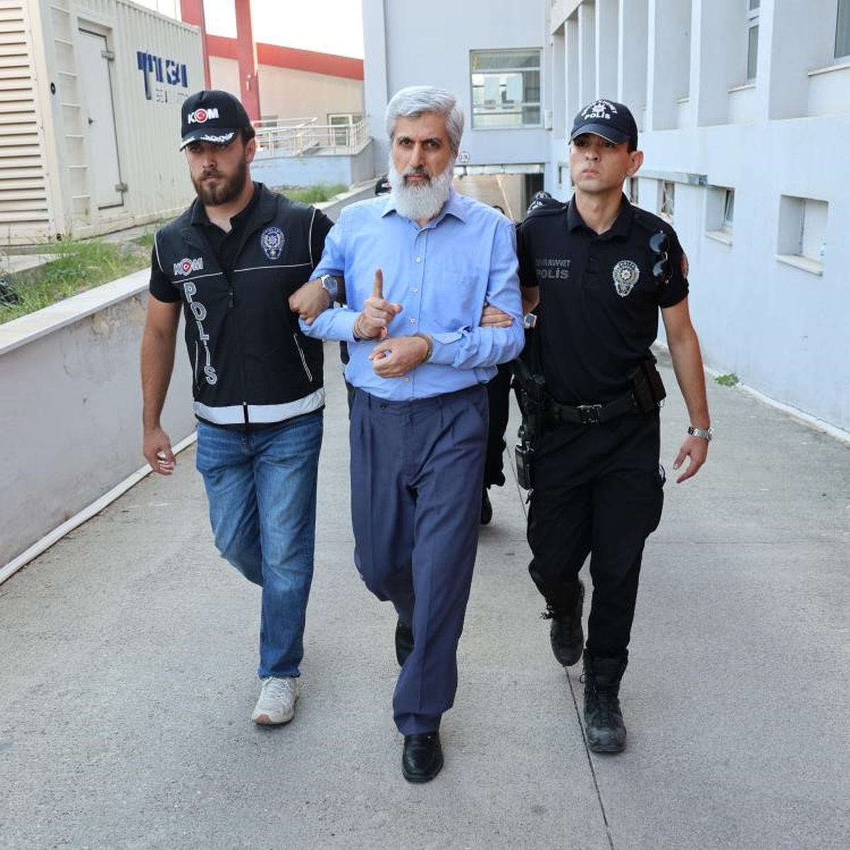 Adana\'da Suç Örgütü Operasyonunda 35 Tutuklama