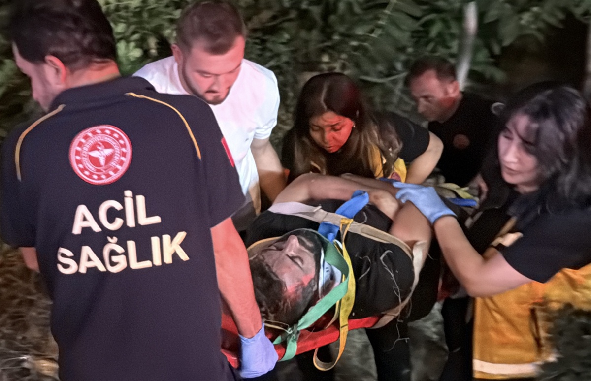 Osmangazi\'de Uçurumdan Düşen Otomobilin Sürücüsü Yaralandı